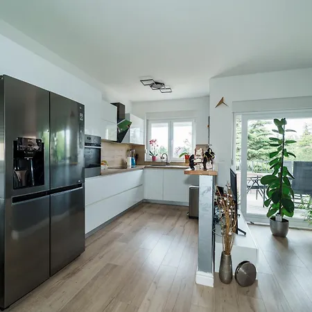 Helij Apartment *